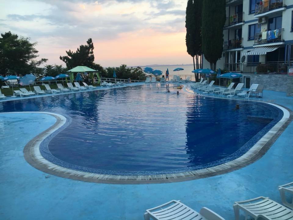 Blue Bay Palace Apart Complex Pomorie Eksteriør billede